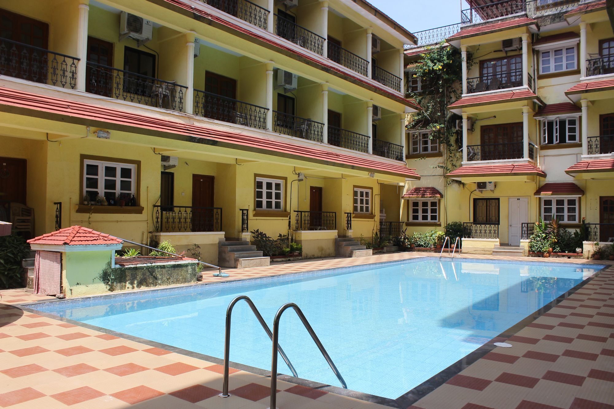 Oyo 7333 V Palms Hotel แคนโดลิม ภายนอก รูปภาพ